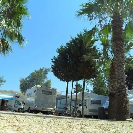 Millennium Beach Bungalow לינה וארוחת בוקר *